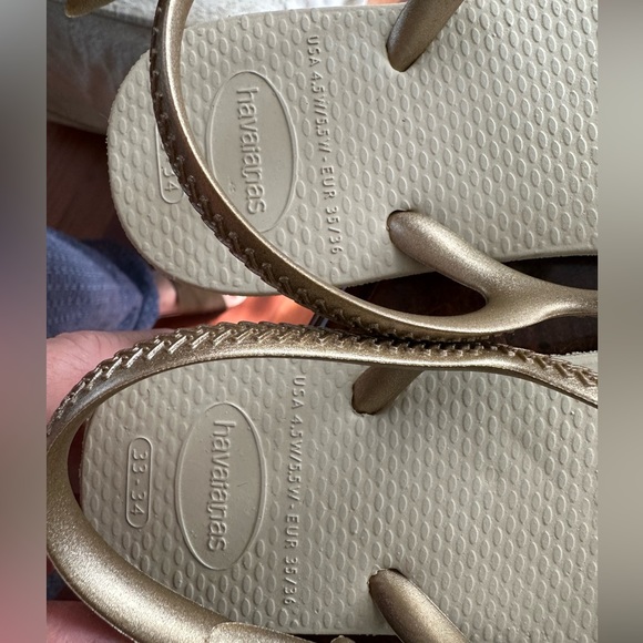 Havaianas Thong Style Flip Flop - Picture 6 of 8